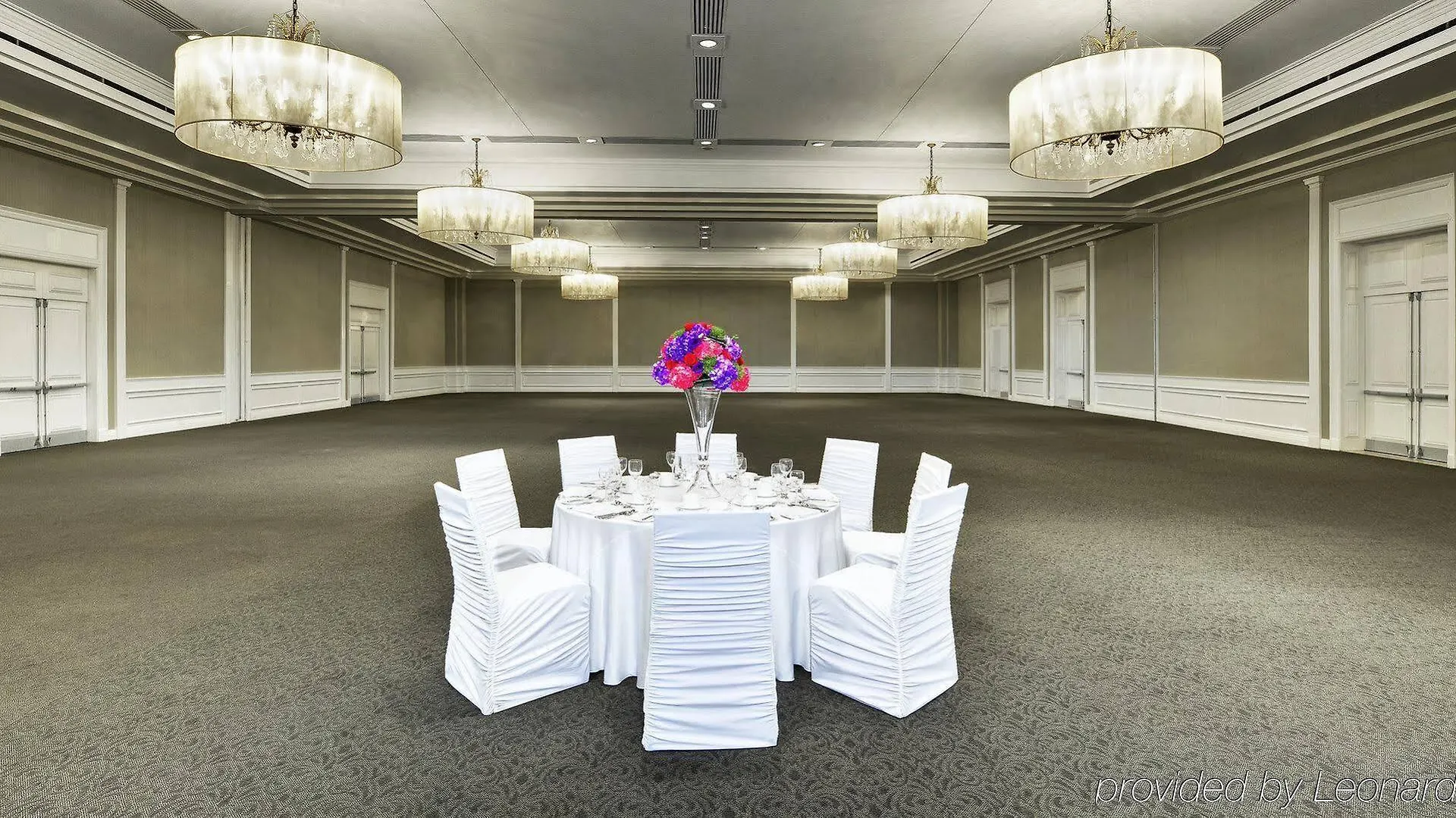 Pan Pacific Toronto Hotel 4*,