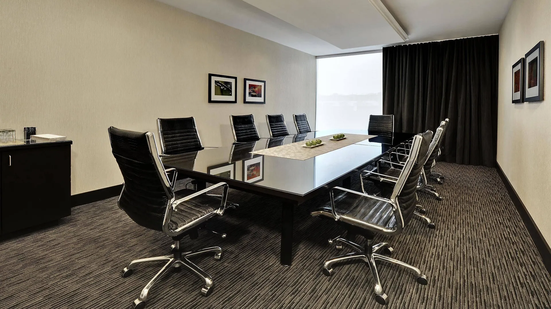 Pan Pacific Toronto Hotel 4*,