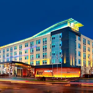Hotel Aloft Montreal Airport